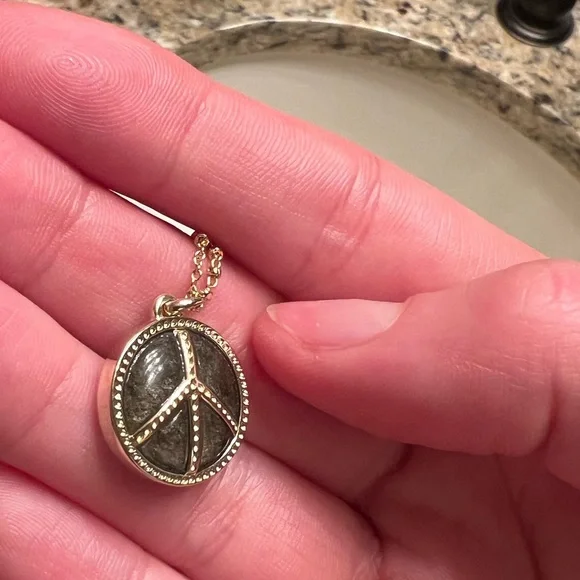 Black and Gold Peace Sign Kendra Scott Necklace - Picture 8 of 11